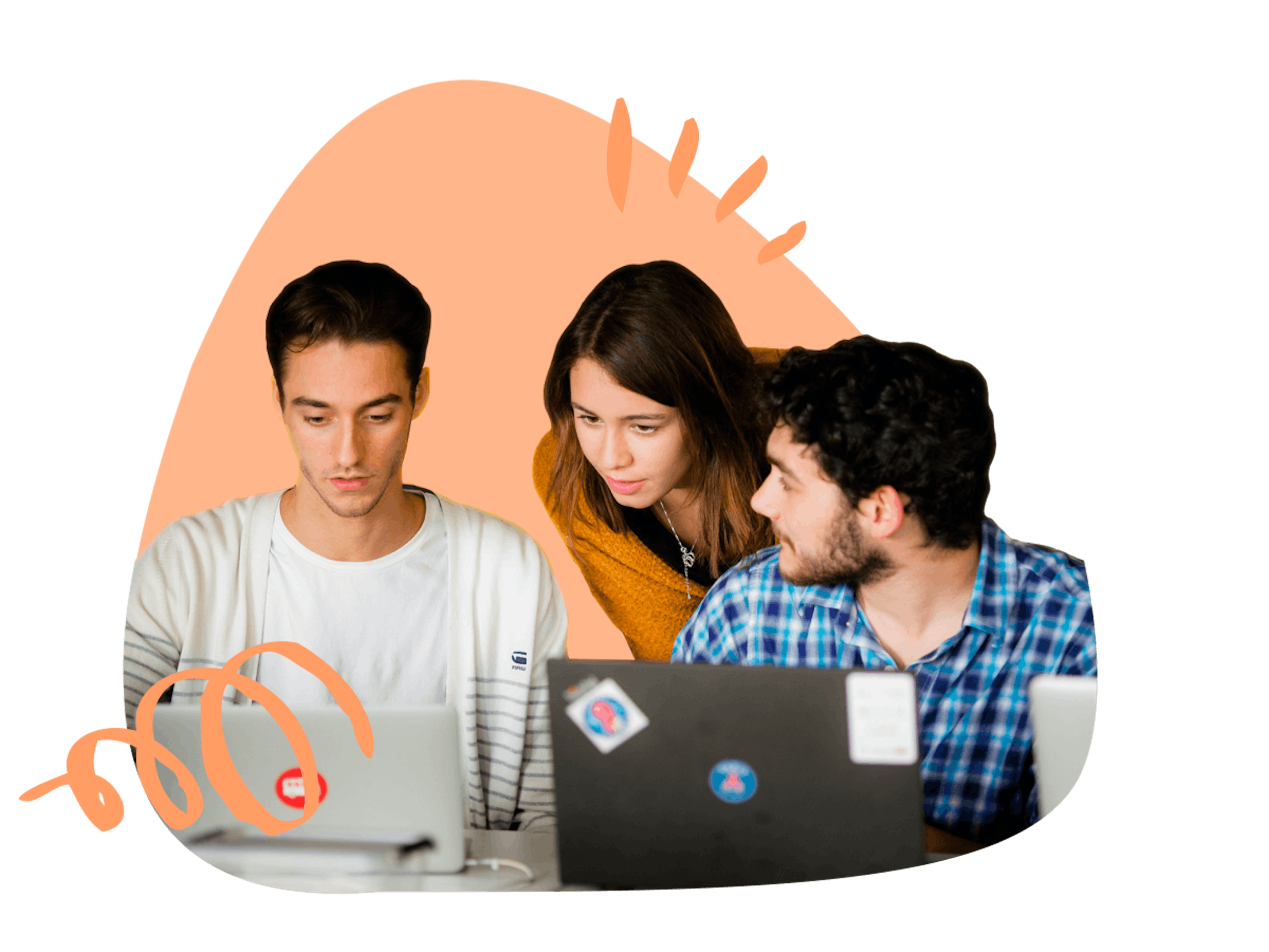 3 learners in front of computers | 360Learning